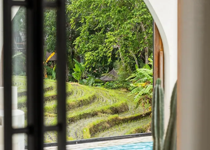 The Terrace Luxe 3br, Pool, Fast Wifi, Rice Views 別荘 チャングー