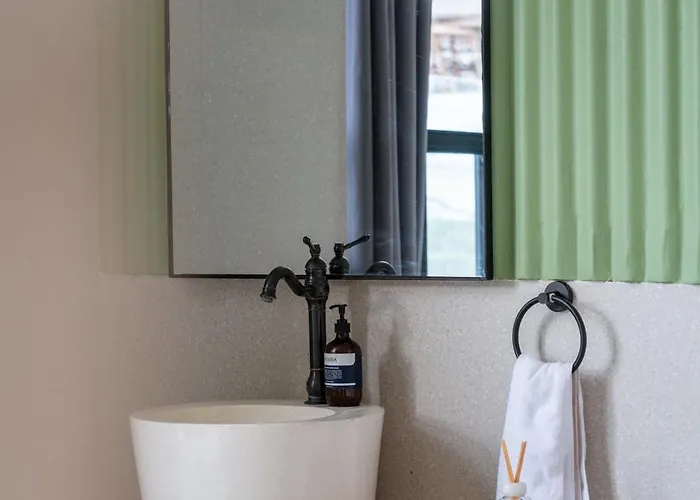 別荘 The Terrace Luxe 3br, Pool, Fast Wifi, Rice Views