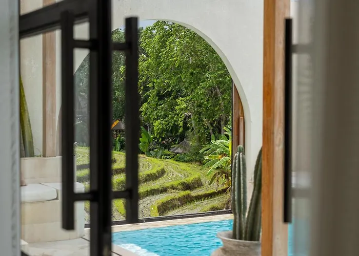 別荘 The Terrace Luxe 3br, Pool, Fast Wifi, Rice Views *