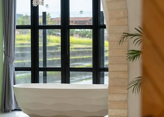 別荘 The Terrace Luxe 3br, Pool, Fast Wifi, Rice Views チャングー