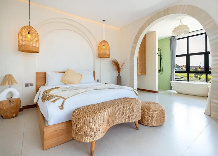 The Terrace Luxe 3br, Pool, Fast Wifi, Rice Views チャングー