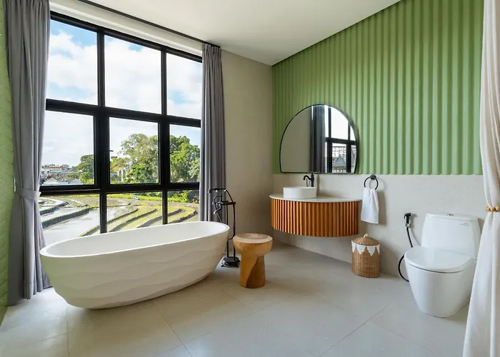 The Terrace Luxe 3br, Pool, Fast Wifi, Rice Views 別荘 チャングー